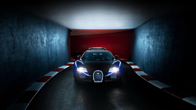 Bugatti Veyron in Tunnel — Black, Dramatic