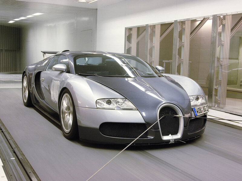 Bugatti Veyron in wind tunnel