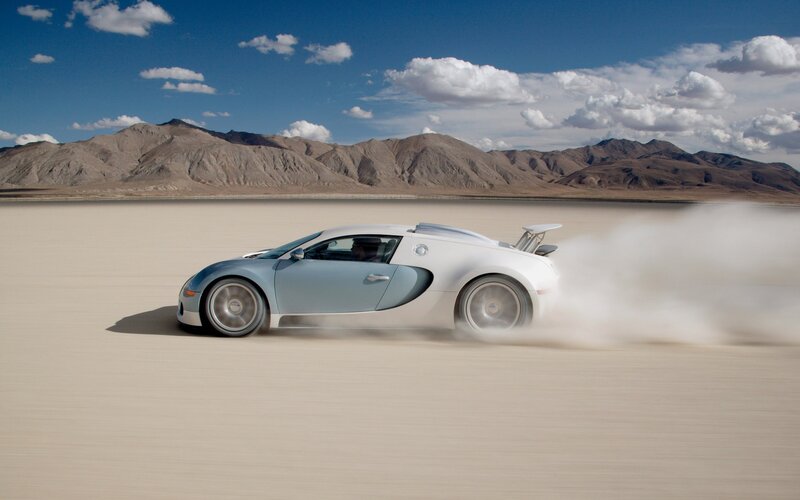 Bugatti Veyron on desert track