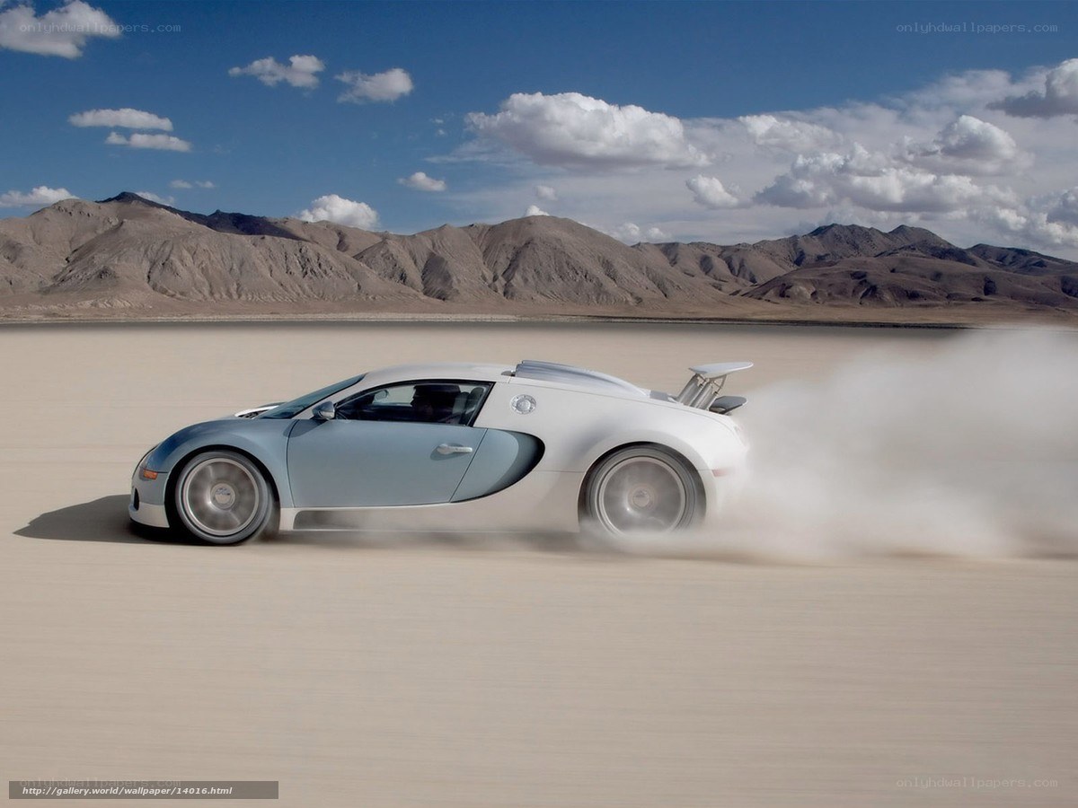 Bugatti Veyron on desert track