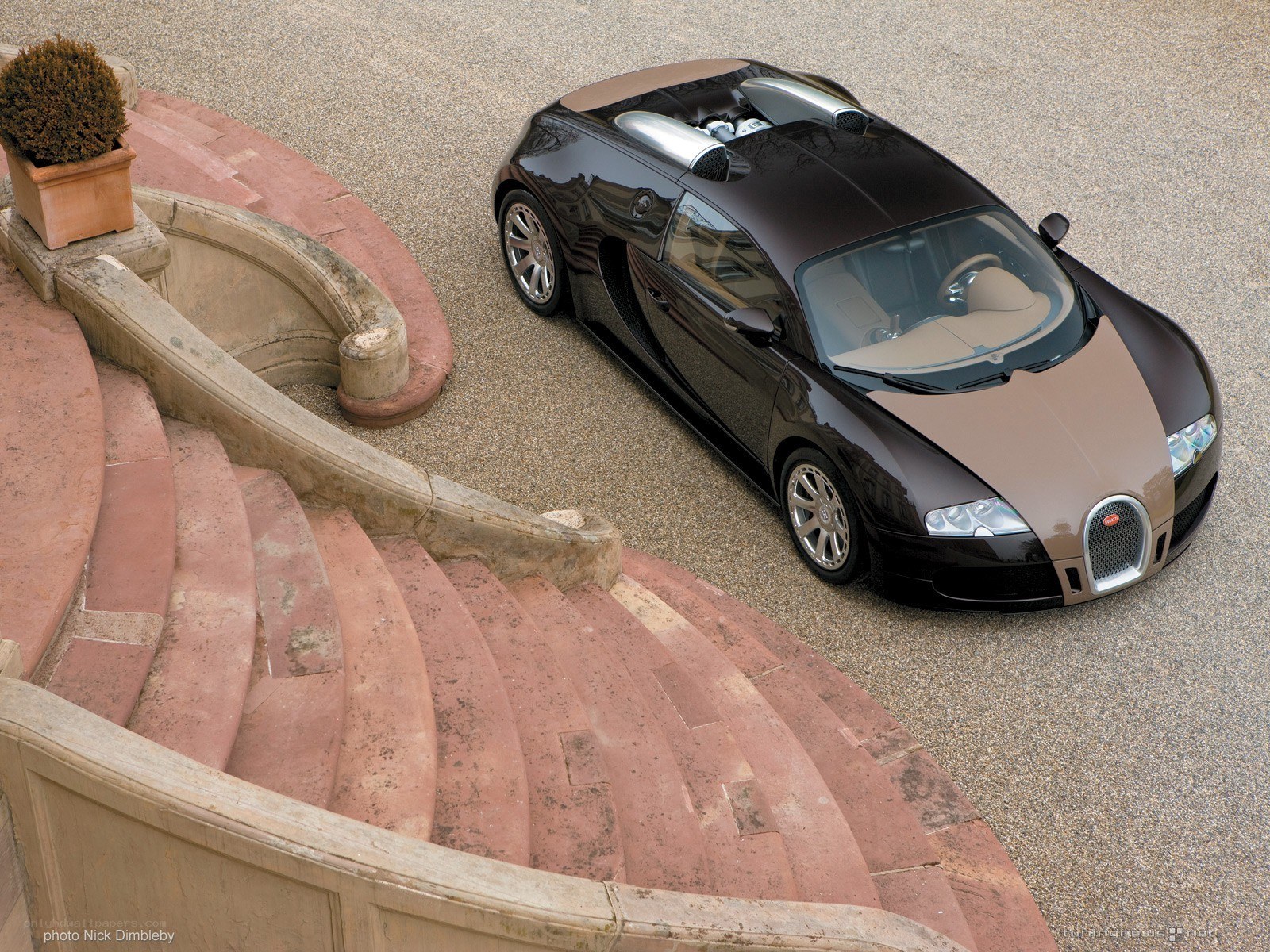 Bugatti Veyron on stone steps