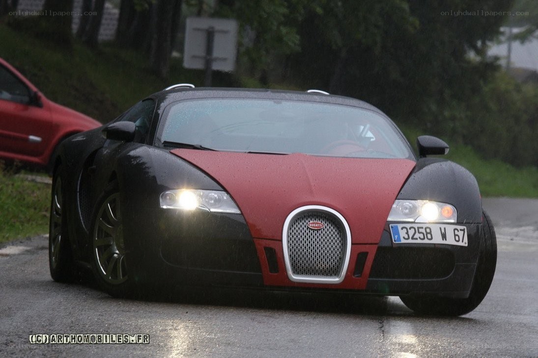 Bugatti Veyron on wet road