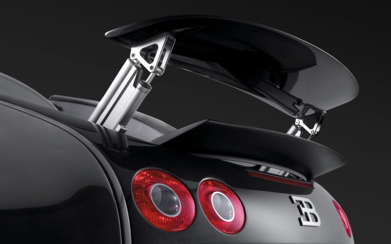 Bugatti Veyron rear spoiler
