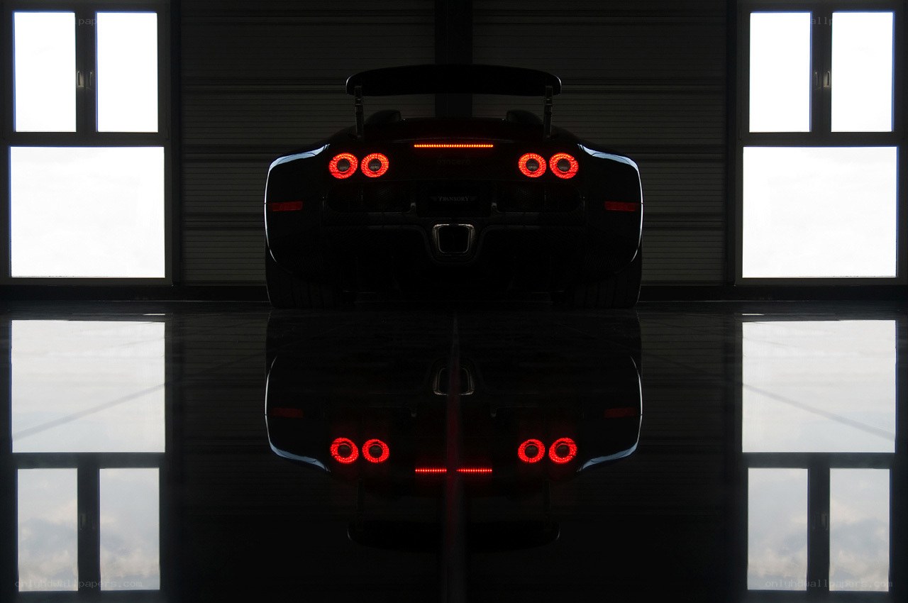 Bugatti Veyron rear view