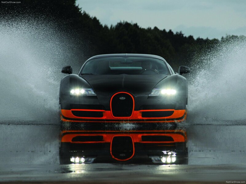 Bugatti Veyron splashing water