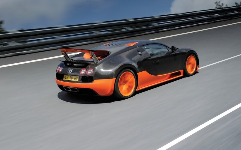 Bugatti Veyron Supercar — Black, Dynamic, Afternoon, Photograph