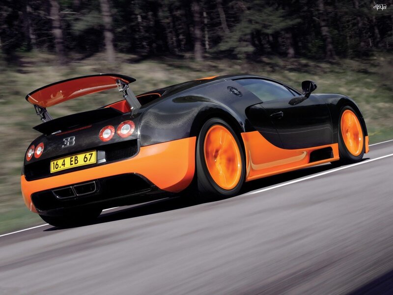 Bugatti Veyron Supercar — Black, Dynamic, Photograph