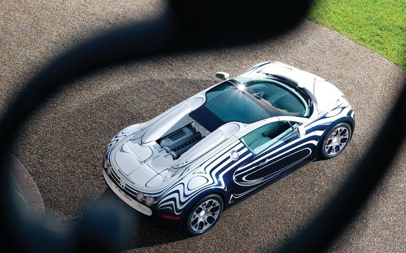 Bugatti Veyron Supercar — White, Dramatic