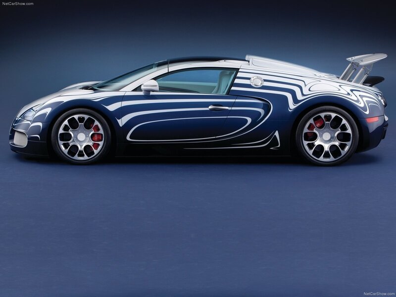 Bugatti Veyron with custom livery