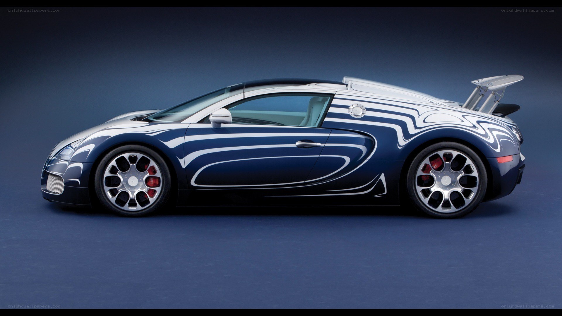 Bugatti Veyron with custom livery