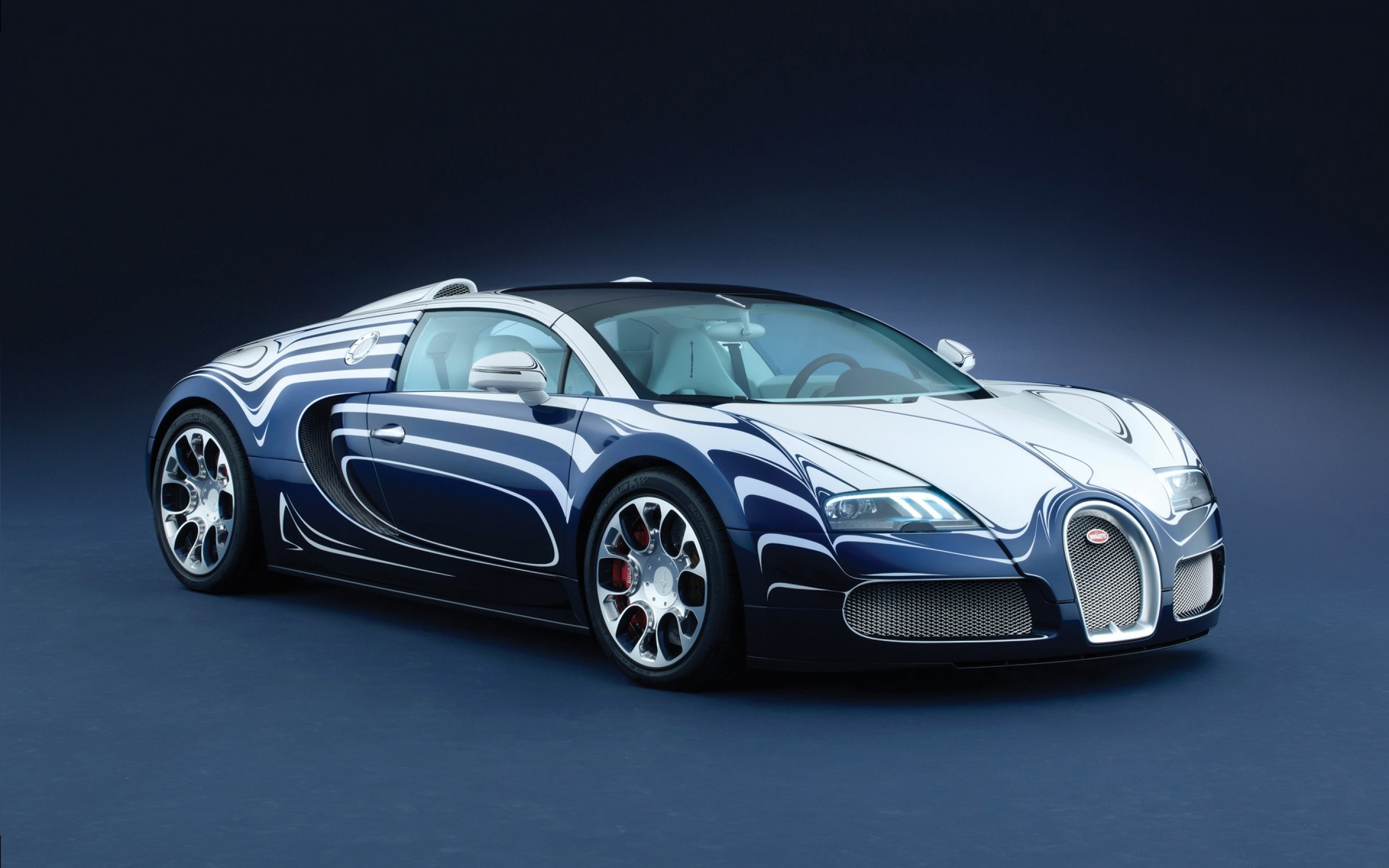 Bugatti Veyron with custom livery