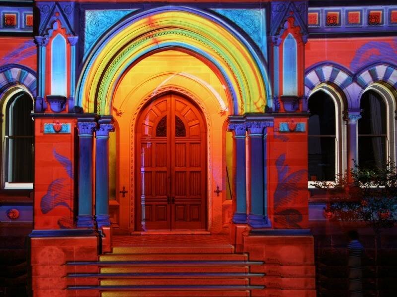 Building Facade with Projection