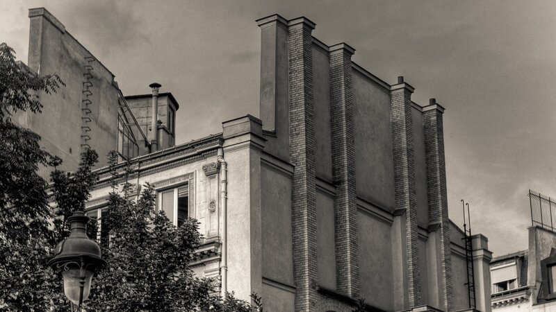 Building with Chimneys