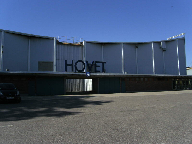 Building with HOVET Sign