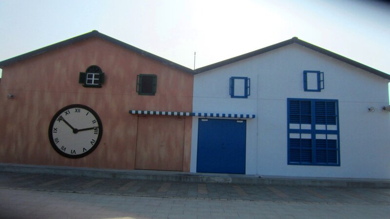 Building with Large Clock
