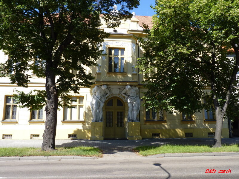 Building with Statues