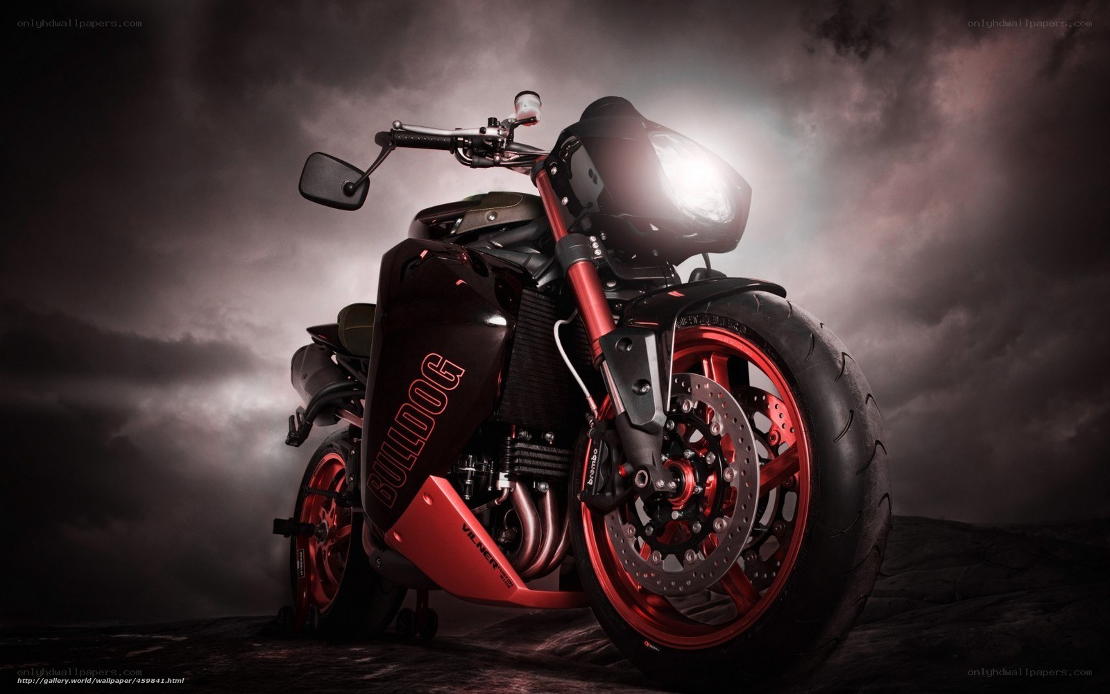Bulldog motorcycle in storm