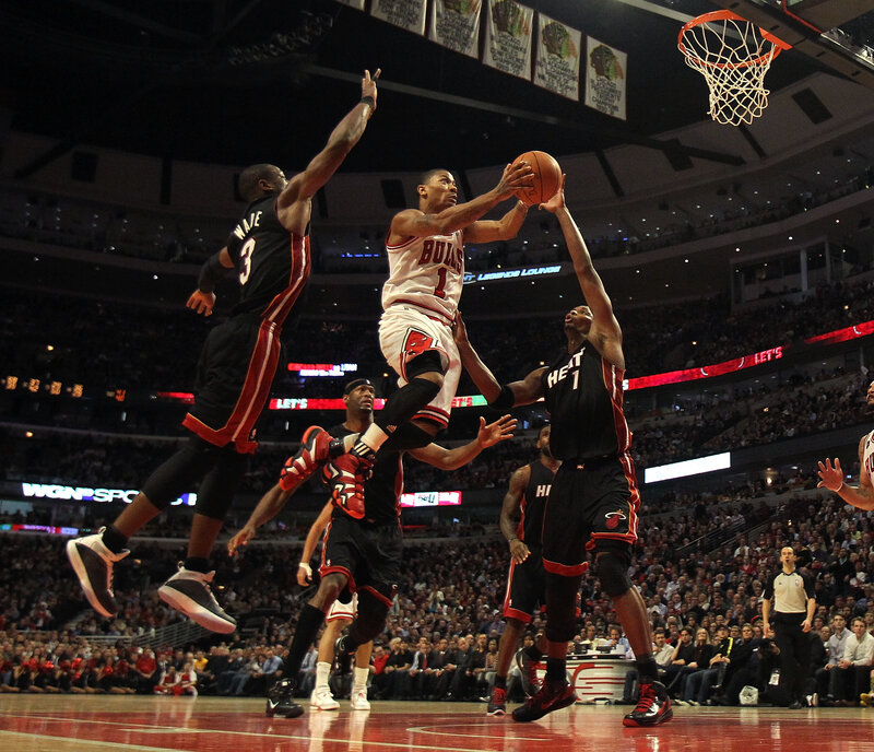Bulls player shoots against Heat