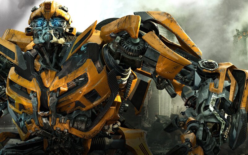 Bumblebee Robot — Yellow, Dramatic, 3d Render, Smoke, Destruction, City