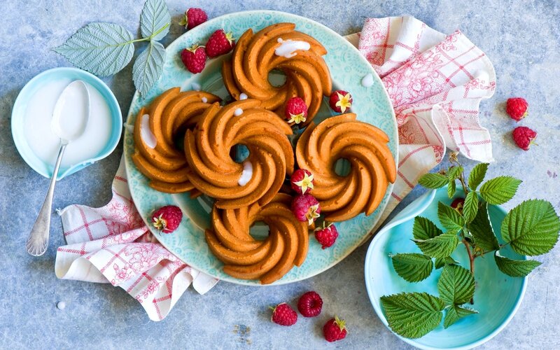 Bundt Cake with Raspberries