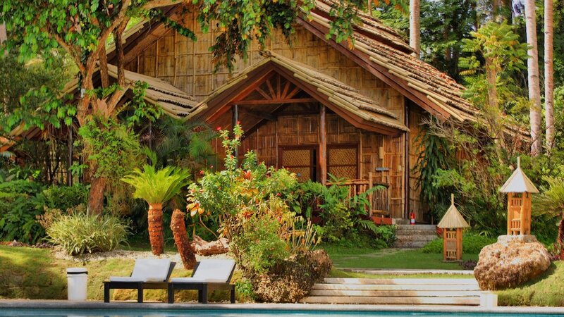 Bungalow in Tropical Garden