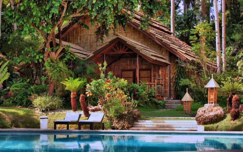 Bungalow with Pool