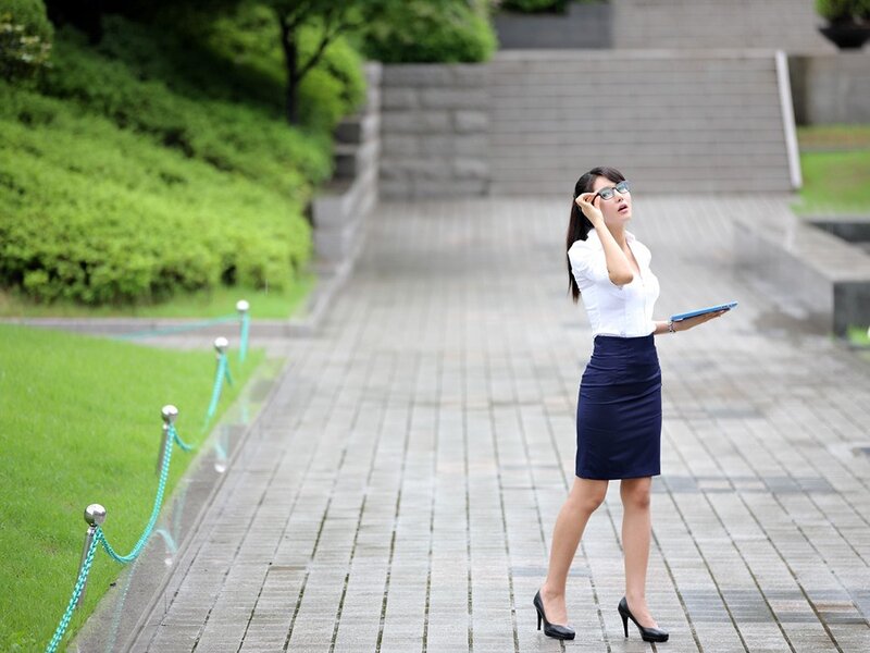 Businesswoman on a walkway