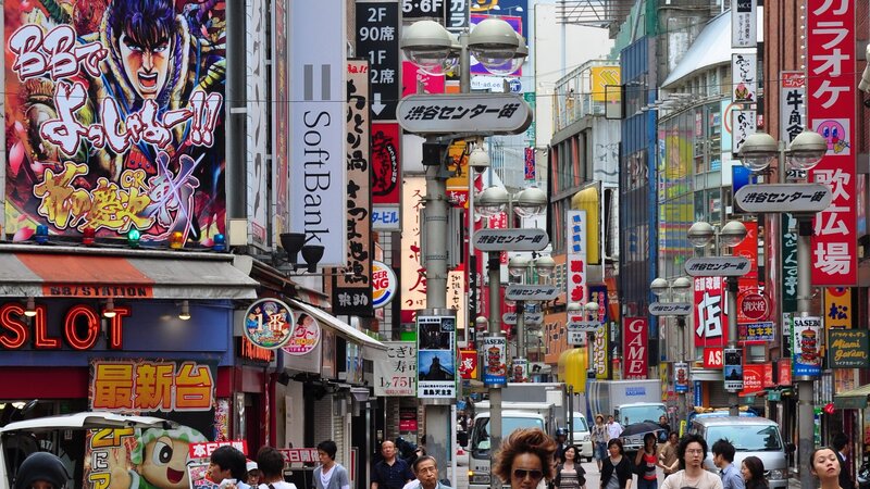 Bustling street in Akihabara