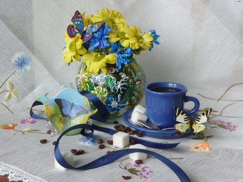 Butterfly-decorated Teapot