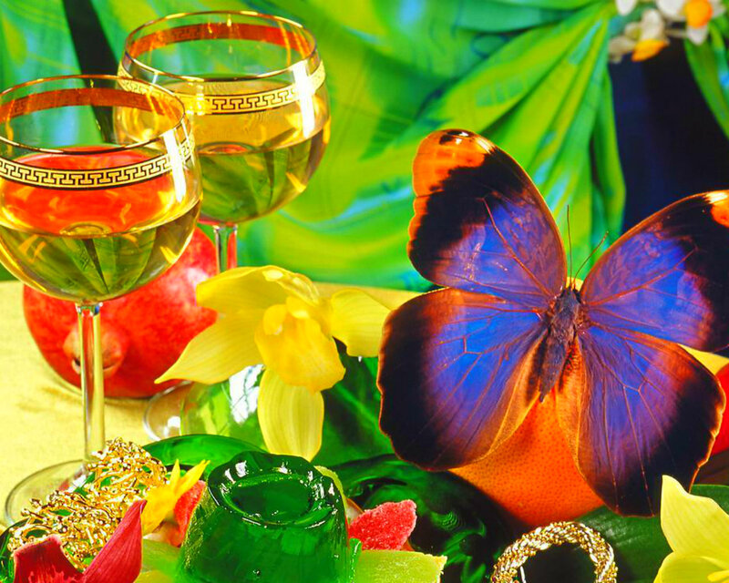 Butterfly on Fruit — Green