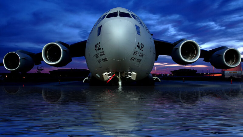 C-17 Globemaster III at dusk
