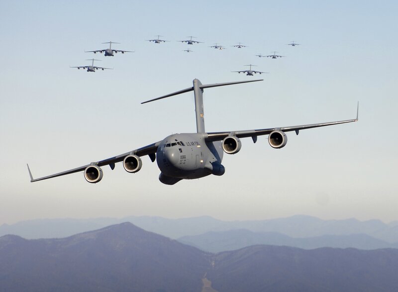 C-17 Globemaster III formation flight