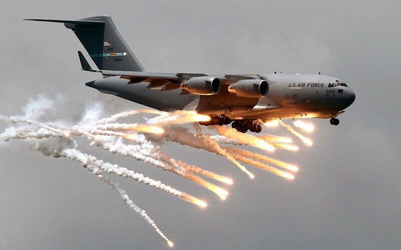 C-17 Globemaster III — Gray, Dramatic, Photograph
