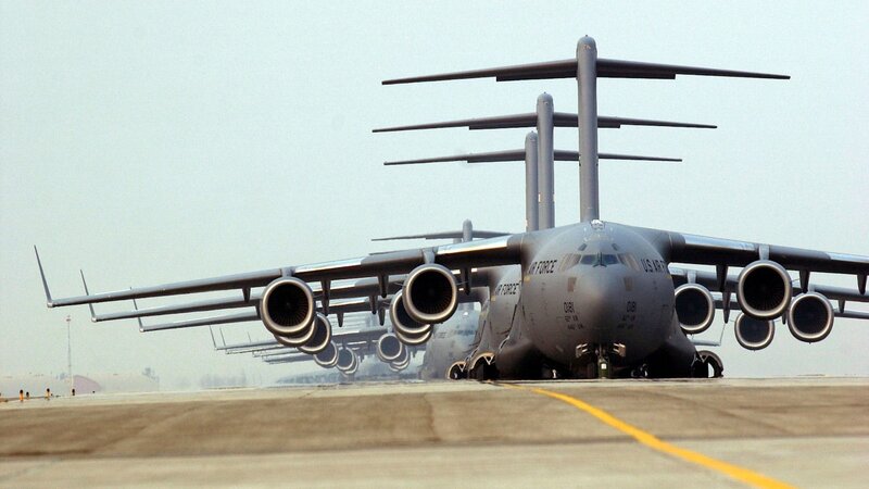 C-17 Globemaster III — Gray, Industrial