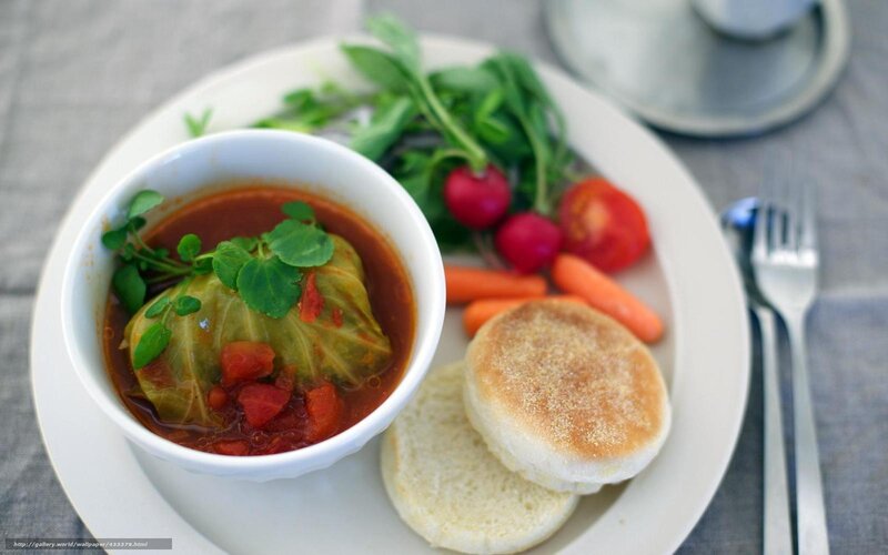 Cabbage roll soup with vegetables