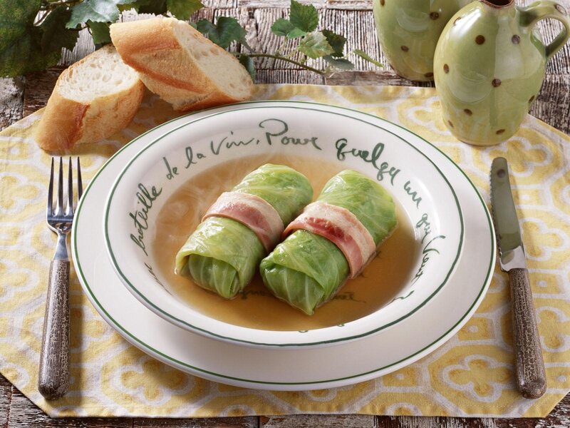 Cabbage rolls with bacon
