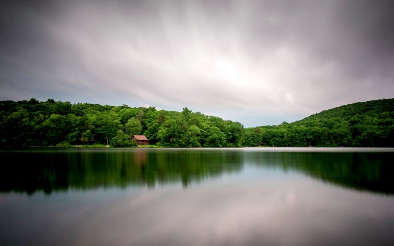 Cabin on Lake Shore — Green, Serene