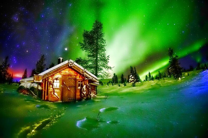 Cabin under Aurora — Green, Serene, Night