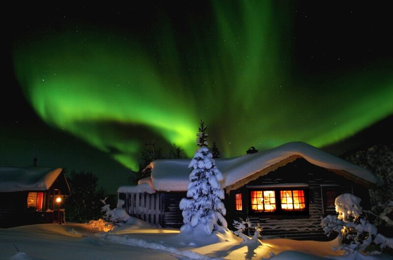 Cabin under Aurora