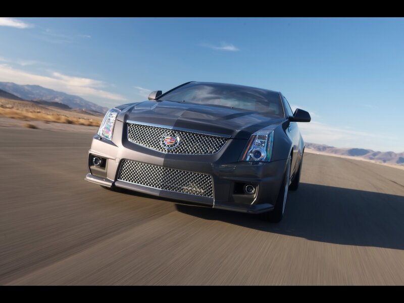 Cadillac CTS-V in desert