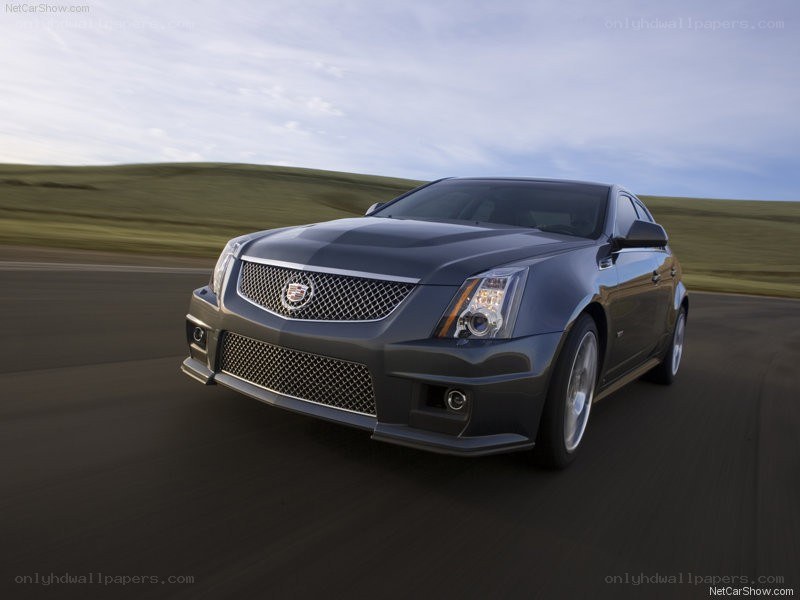 Cadillac CTS-V in motion