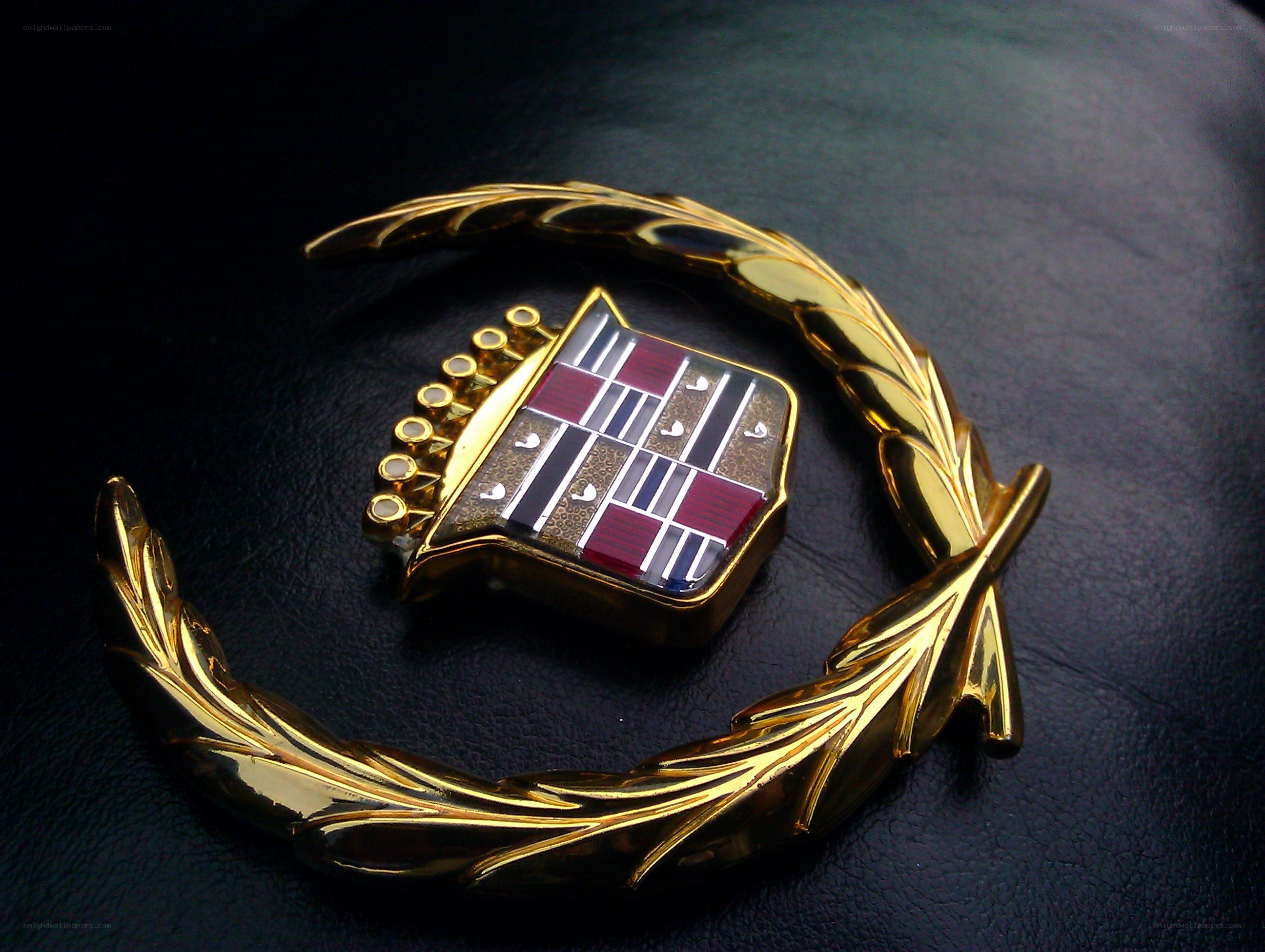 Cadillac emblem with laurel wreath