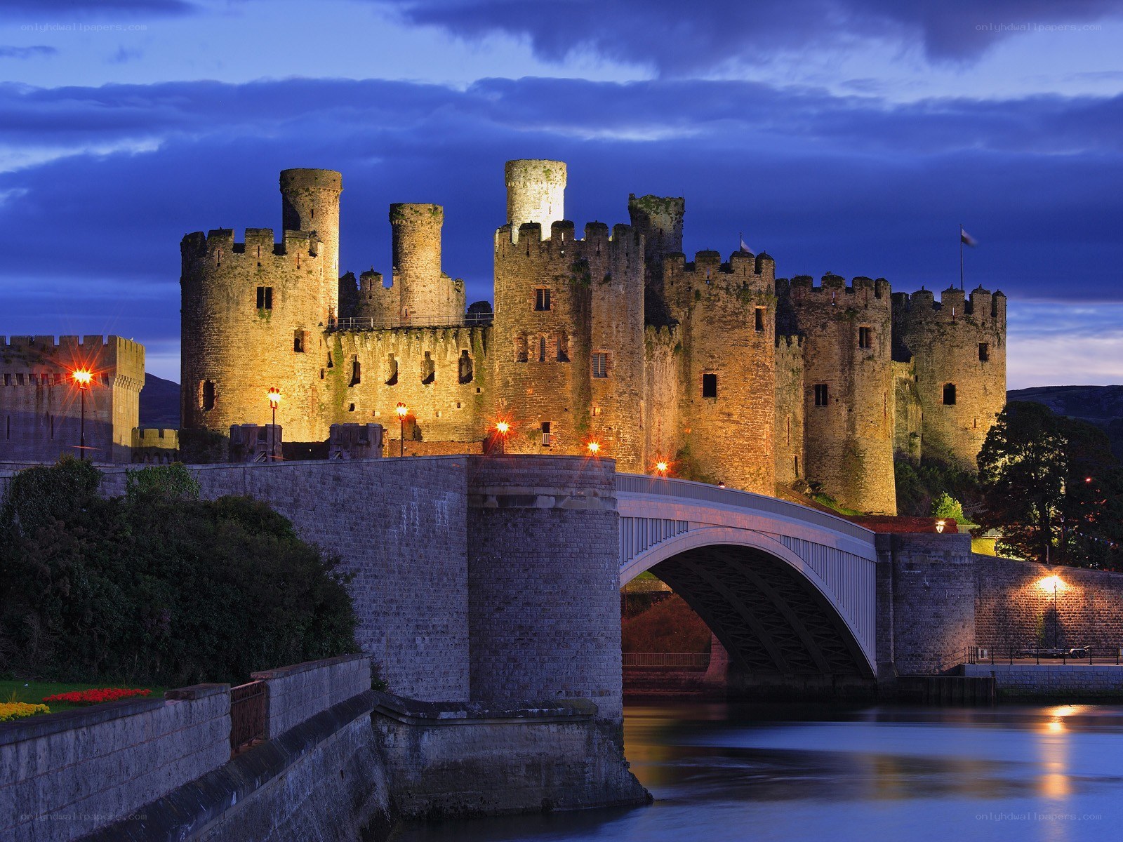 Caernarfon Castle at dusk