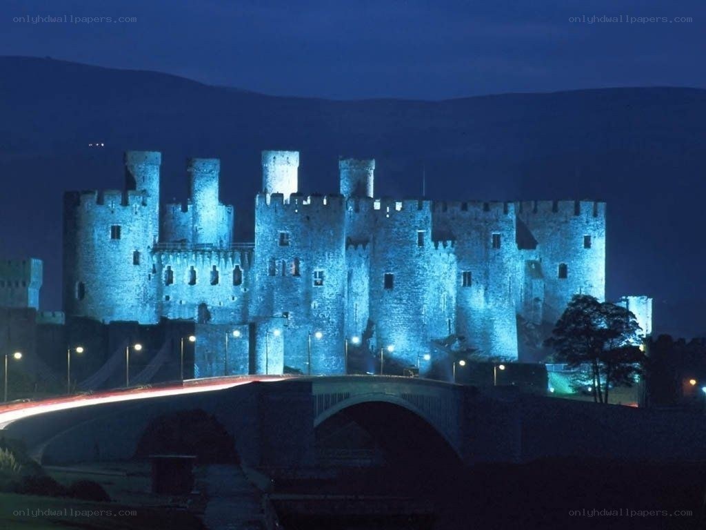 Caernarfon Castle at night