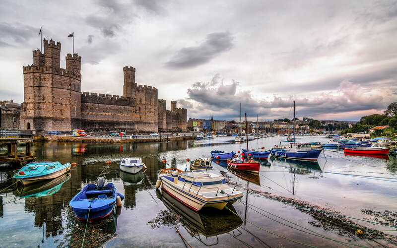 Caernarfon Castle — Gray, Dramatic