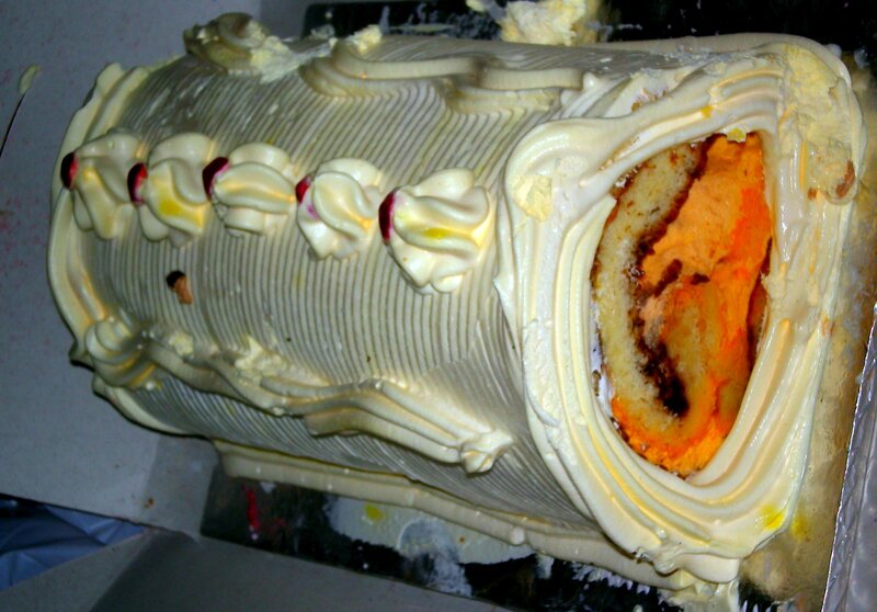 Cake Roll with Cream
