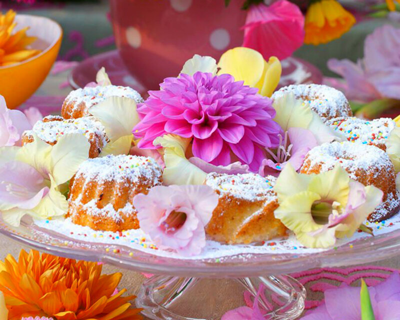 Cakes on a Platter