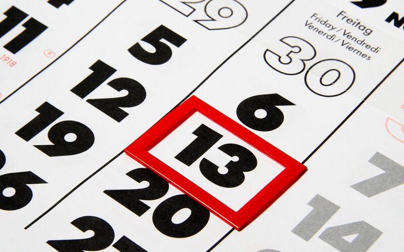 Calendar with date 13 highlighted