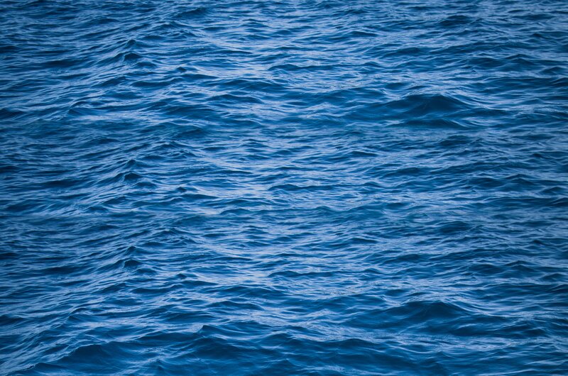 calm blue ocean waves