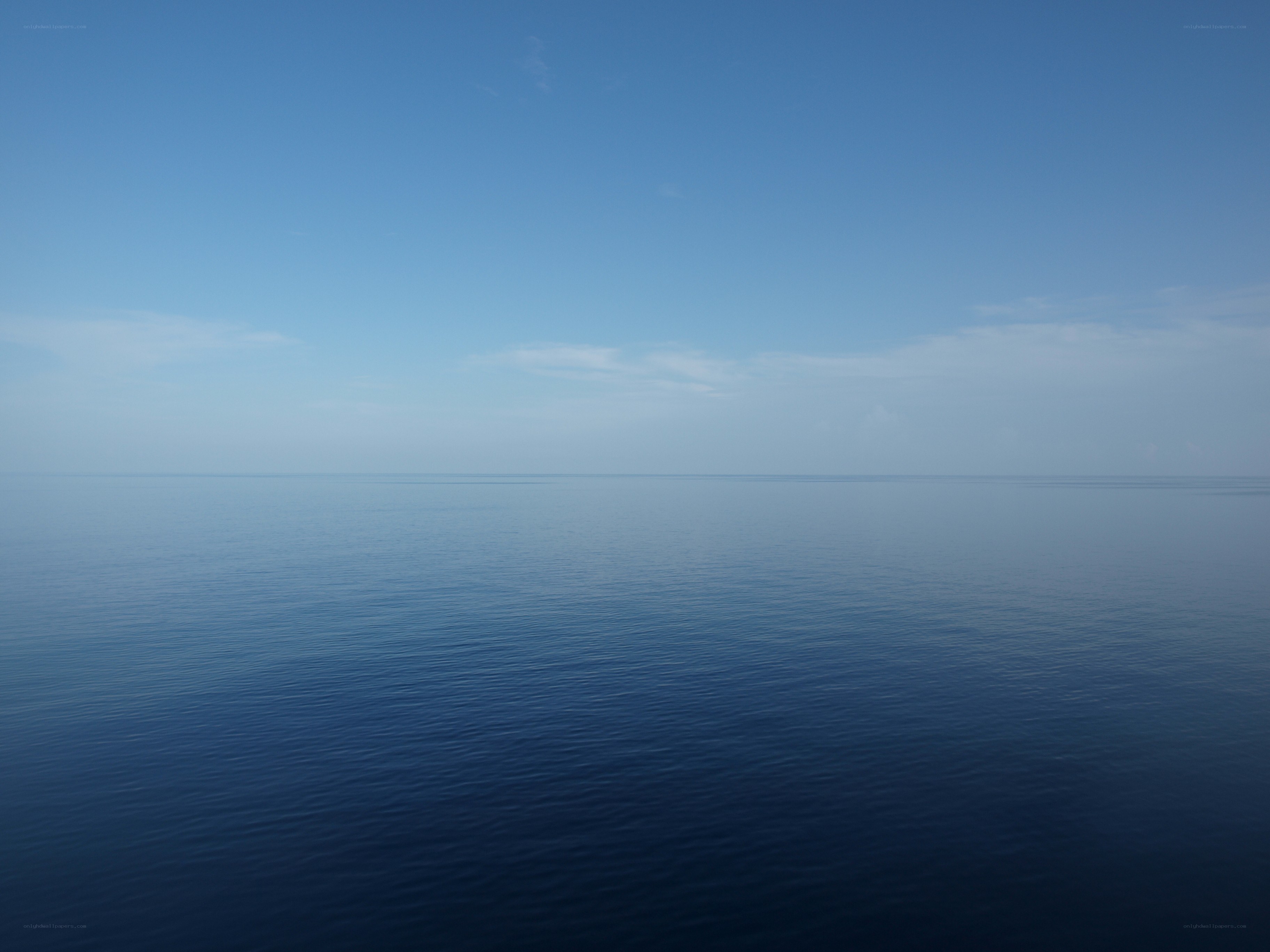 calm ocean horizon